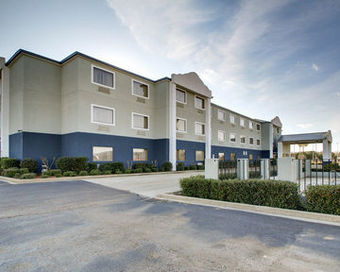 Hotel Quality Inn & Suites Jackson Int'l Airport