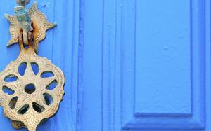 Puerta azul