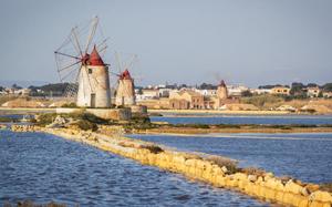 Salina y molino