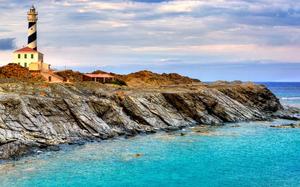 Faro en Mahon