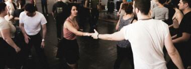 Ritmo y diversi&oacute;n: aprende salsa y bachata en clases particulares