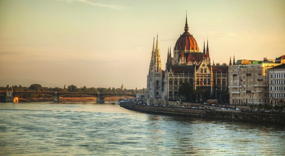 Triángulo Mágico en tren