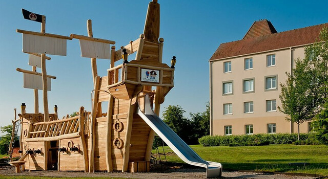 Disneyland� Paris a tu aire en Hotel Explorers con entradas 4