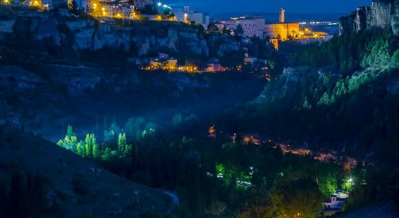Descubre Cuenca bajo las Estrellas: Una Escapada Nocturna Magica