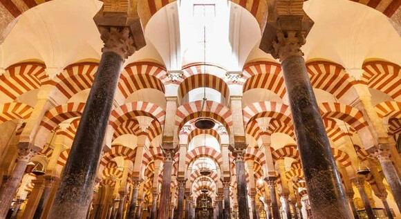 Cordoba Encantada: Un Viaje entre Historia, Cultura y Sabor.