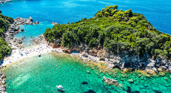Esc�pate a Corf� en verano