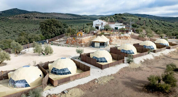 Romanticismo bajo las estrellas en el Glamping El Refugio
