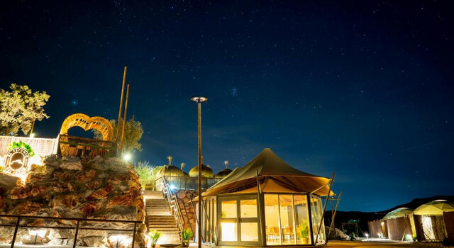 Romanticismo bajo las estrellas en el Glamping El Refugio 3