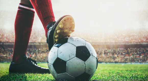 Rumbo a la final de la UEFA Conference League: Vuelos y traslados
