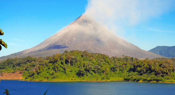 Contrastes de Costa Rica con Iberojet desde Madrid