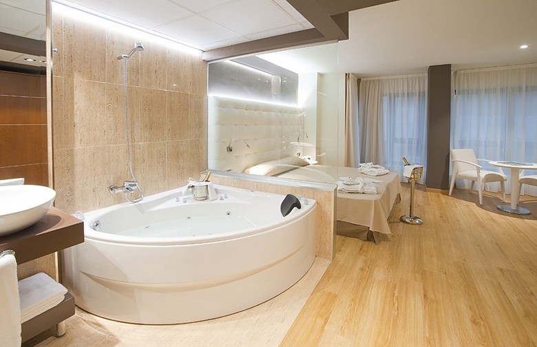 Hotel Longoria Plaza