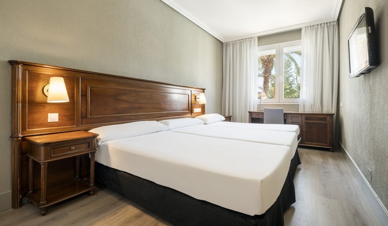 Hotel Ilunion Las Lomas M�rida