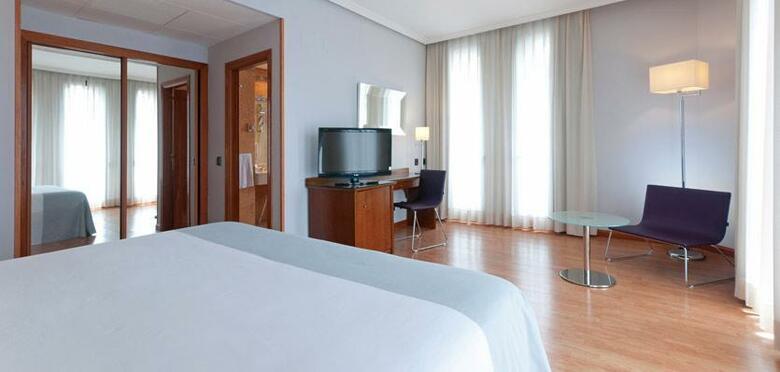 TRYP Madrid Cibeles Hotel