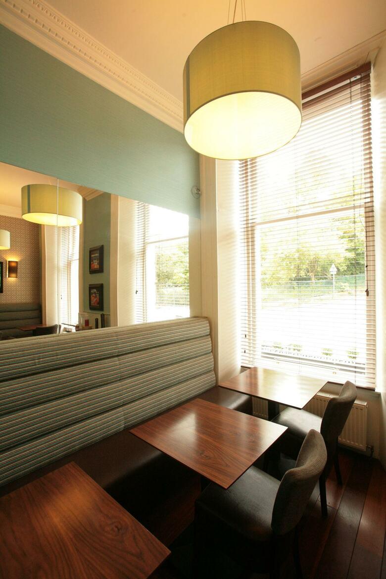 Acorn Hotel