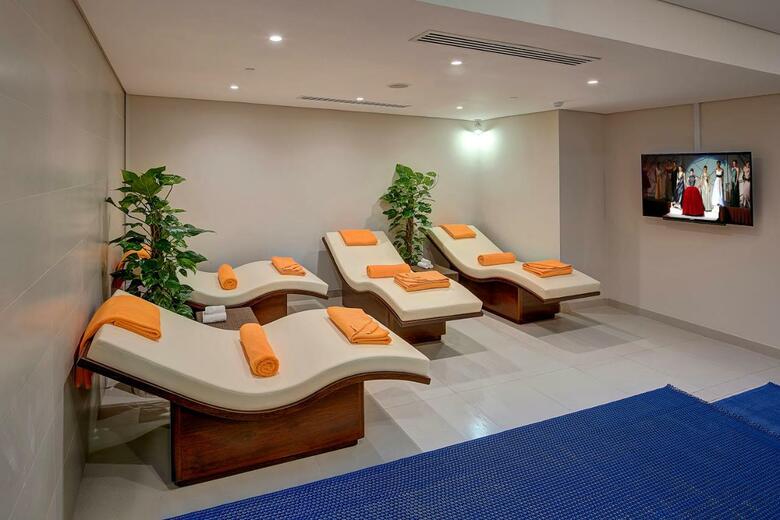 Hotel Al Khoory Atrium