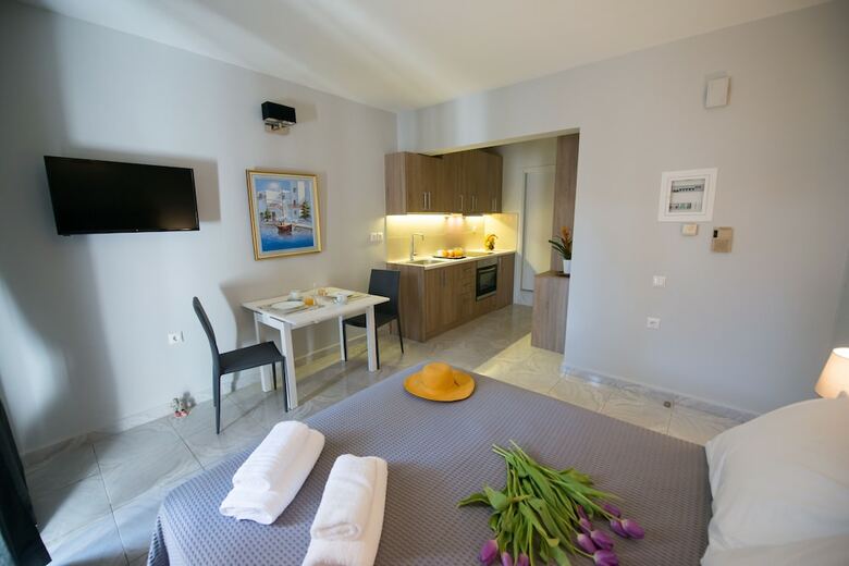 Regalo Apartments