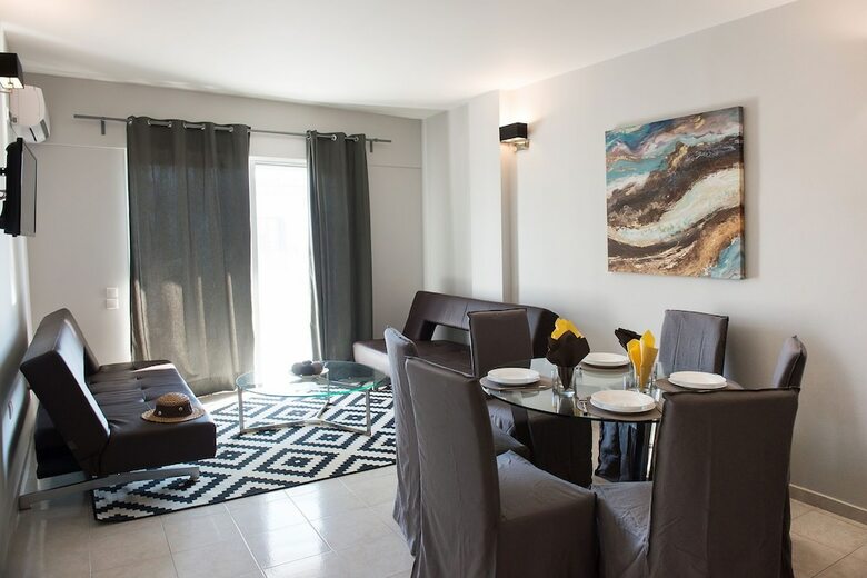Regalo Apartments