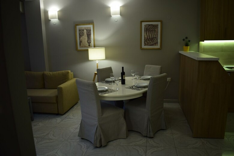 Regalo Apartments