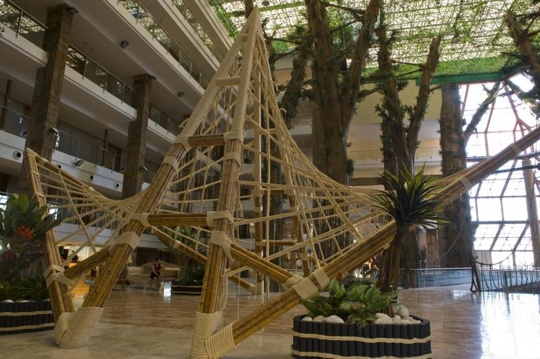 Holiday World Polynesia Hotel