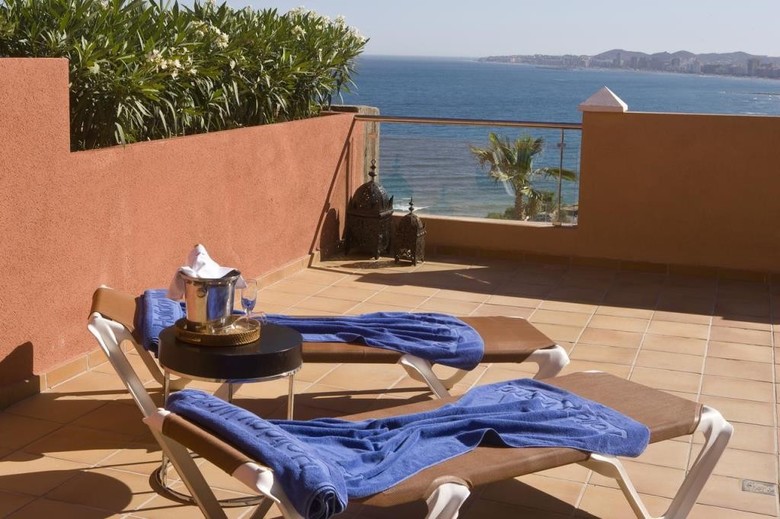 Holiday World Polynesia Hotel