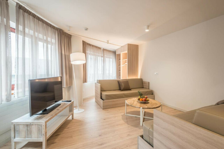 Hotel & Aparthotel Serhs Cosmos