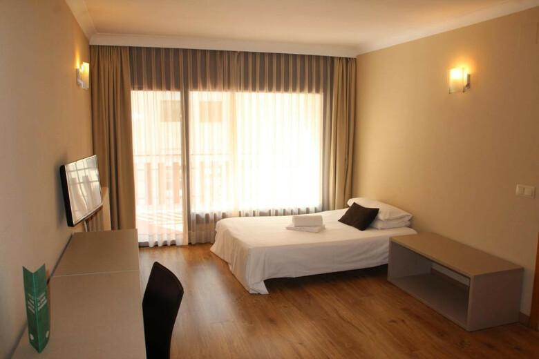 Hotel & Aparthotel Serhs Cosmos