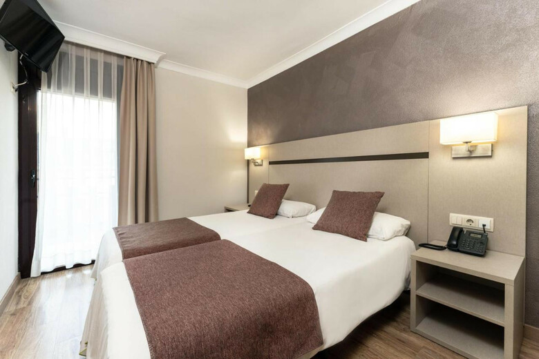 Hotel & Aparthotel Serhs Cosmos