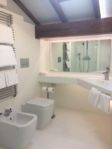Hostal City Centre Rooms And Apartments