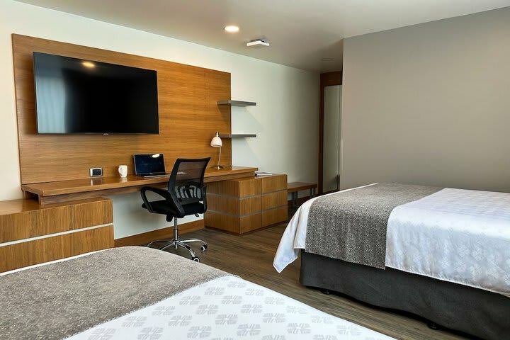Hotel Howard Johnson La Carolina- Quito