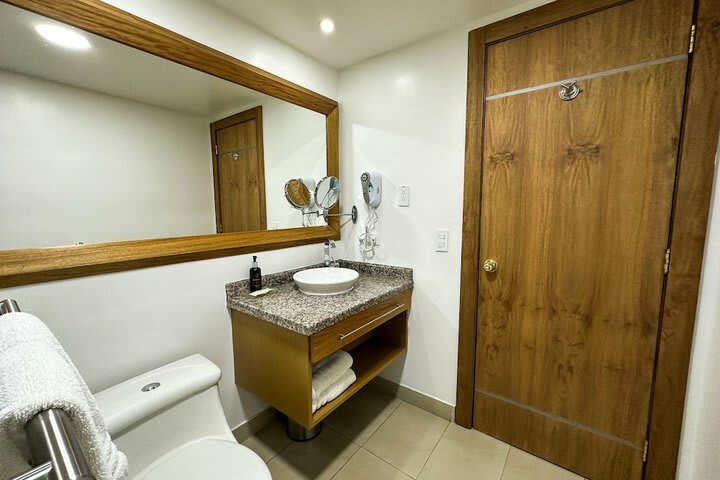 Hotel Howard Johnson La Carolina- Quito