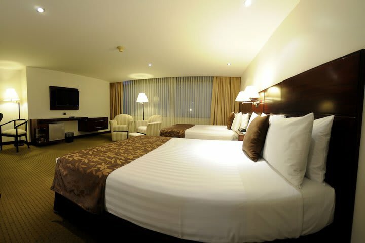 Hotel Howard Johnson La Carolina- Quito