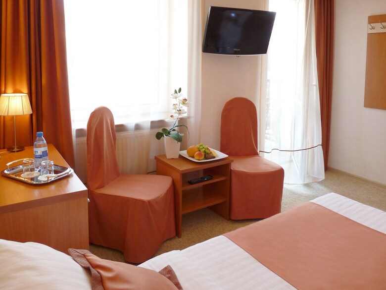 Eney Hotel
