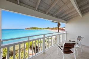 Hotel Pineapple Beach Club