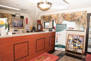 Hotel Econo Lodge Inn And Suites