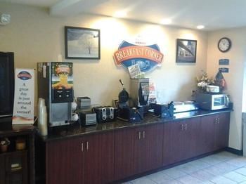 Hotel Toledo Bridgepointe Inn & Suites