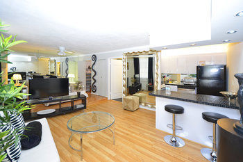 Art Deco Ocean Walk Apartments