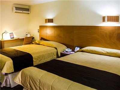 La Posada Hotel And Suites