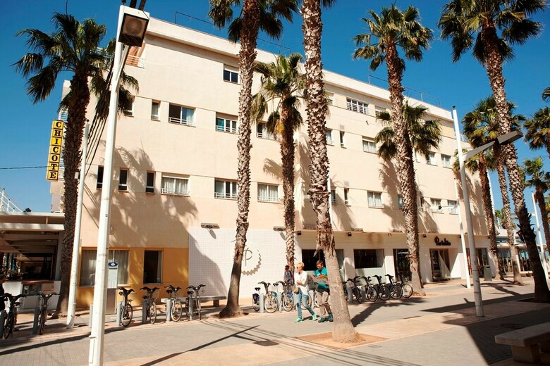 Hostal Malvarrosa Beach Rooms