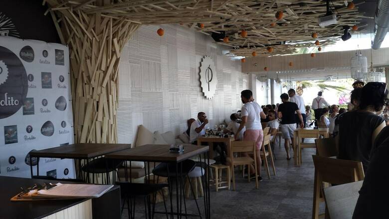 Hostal Malvarrosa Beach Rooms