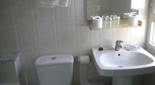 Hostal Malvarrosa Beach Rooms