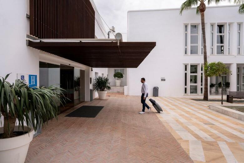 Hotel Parador De Moj�car