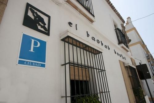 Residencia El Baobab Hostel