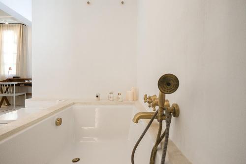 Hotel S'hotelet D'es Born - Suites & Spa