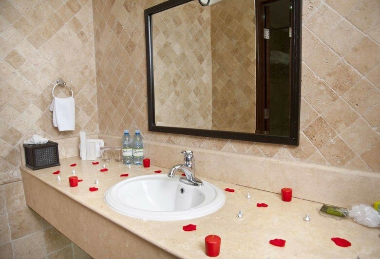 Radisson Col�n 2000 Hotel & Casino