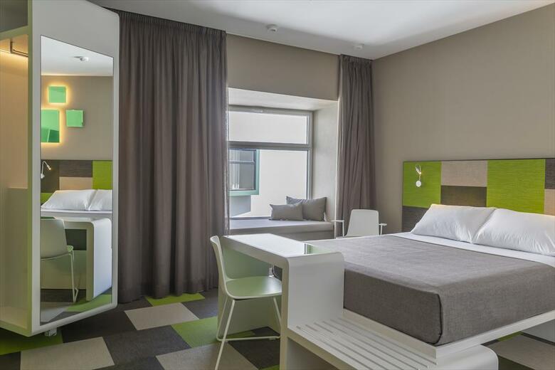 Hotel Macia Sevilla Kubb