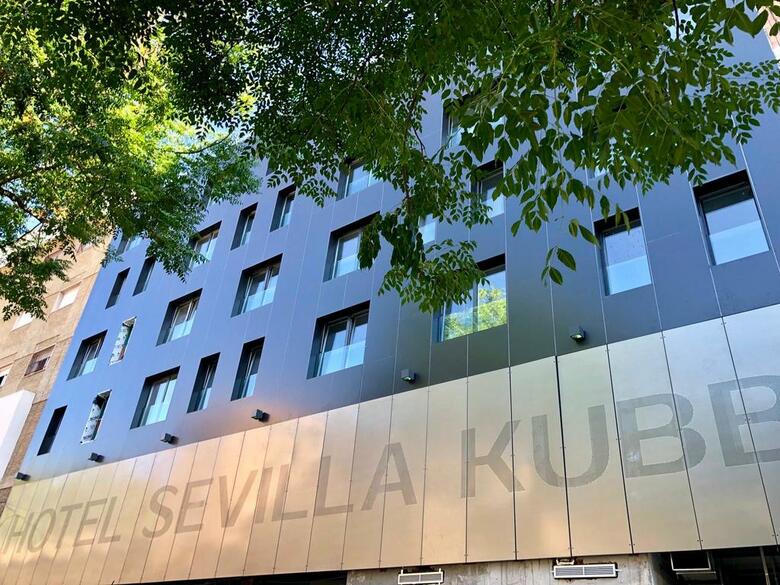 Hotel Macia Sevilla Kubb