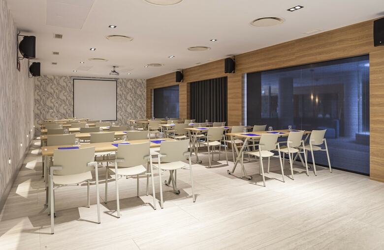 Hotel Macia Sevilla Kubb