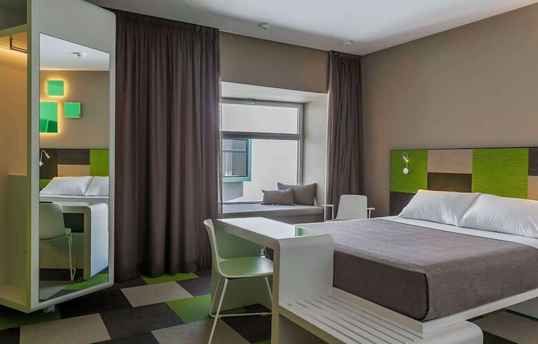 Hotel Macia Sevilla Kubb