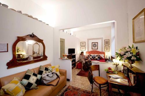 Hostal Palazzetto Pisani Grand Canal