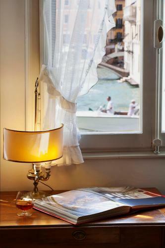 Hostal Palazzetto Pisani Grand Canal